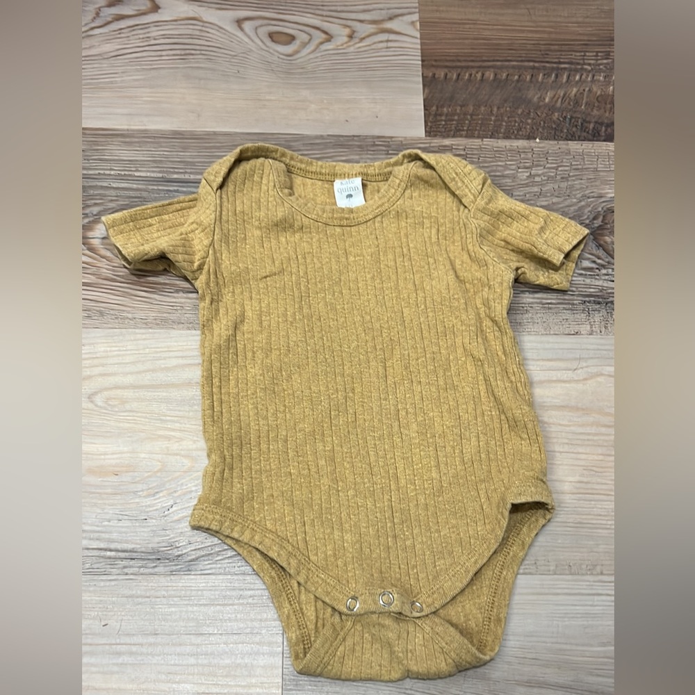 Kate Quinn Organic Cotton Onesie 6-12 months